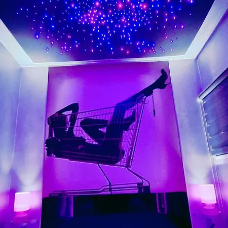 Village Naturiste R4n - Too Hot Coursives 阿格德