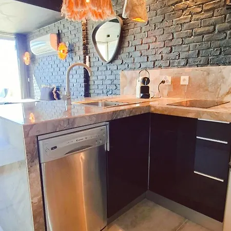 Village Naturiste R4n - Too Hot Coursives 公寓 *