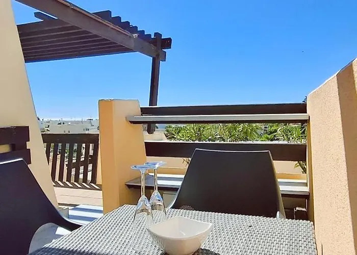 Village Naturiste R4n - Too Hot Coursives