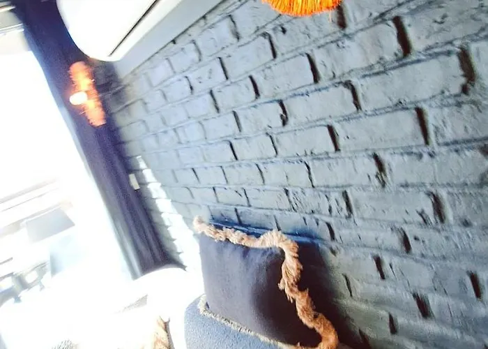 Village Naturiste R4n - Too Hot Coursives *