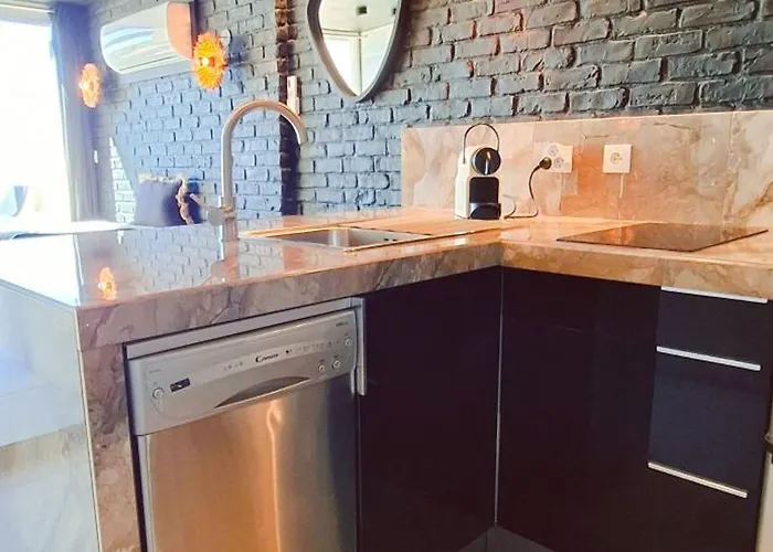 Village Naturiste R4n - Too Hot Coursives Appartamento *